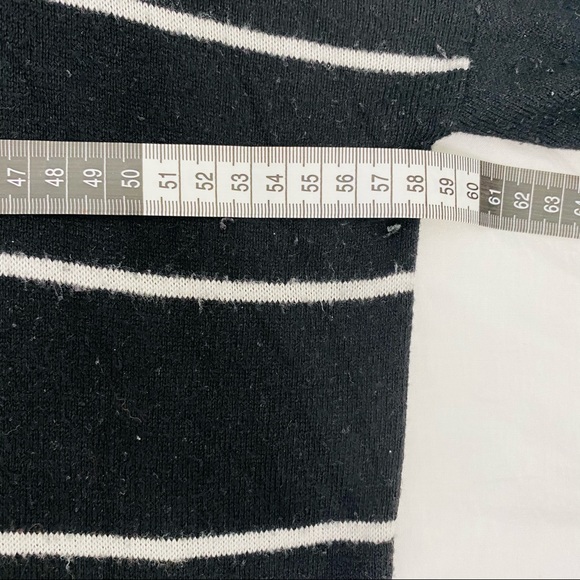 Decjuba size L black and white stripe knit - Picture 9 of 9